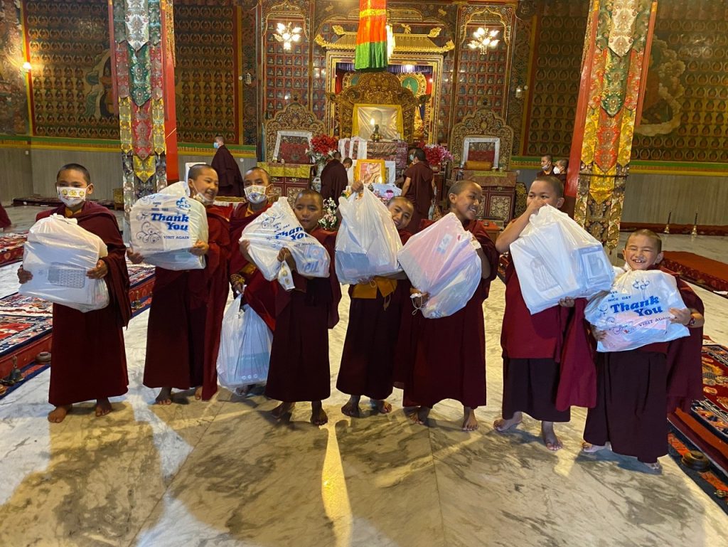 Dungse Rinpoche’s Birthday_set-3_2021-07-28-17-53-10 013