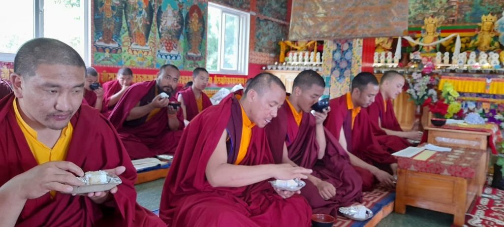 Dungse Rinpoche’s Birthday_set-4_2021-07-28-17-55-15 014