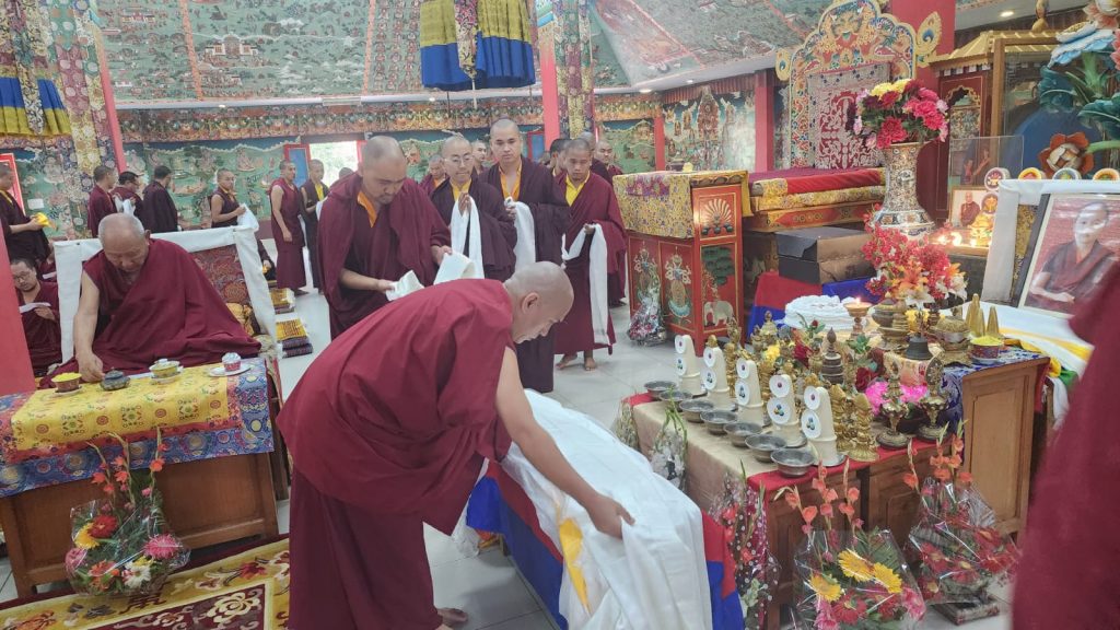 20-DR-Birthday-Mindrolling-3-1